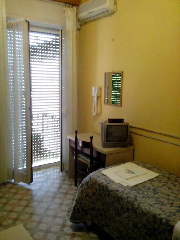 Albergo Da Peppino Poggio Mirteto Habitación foto